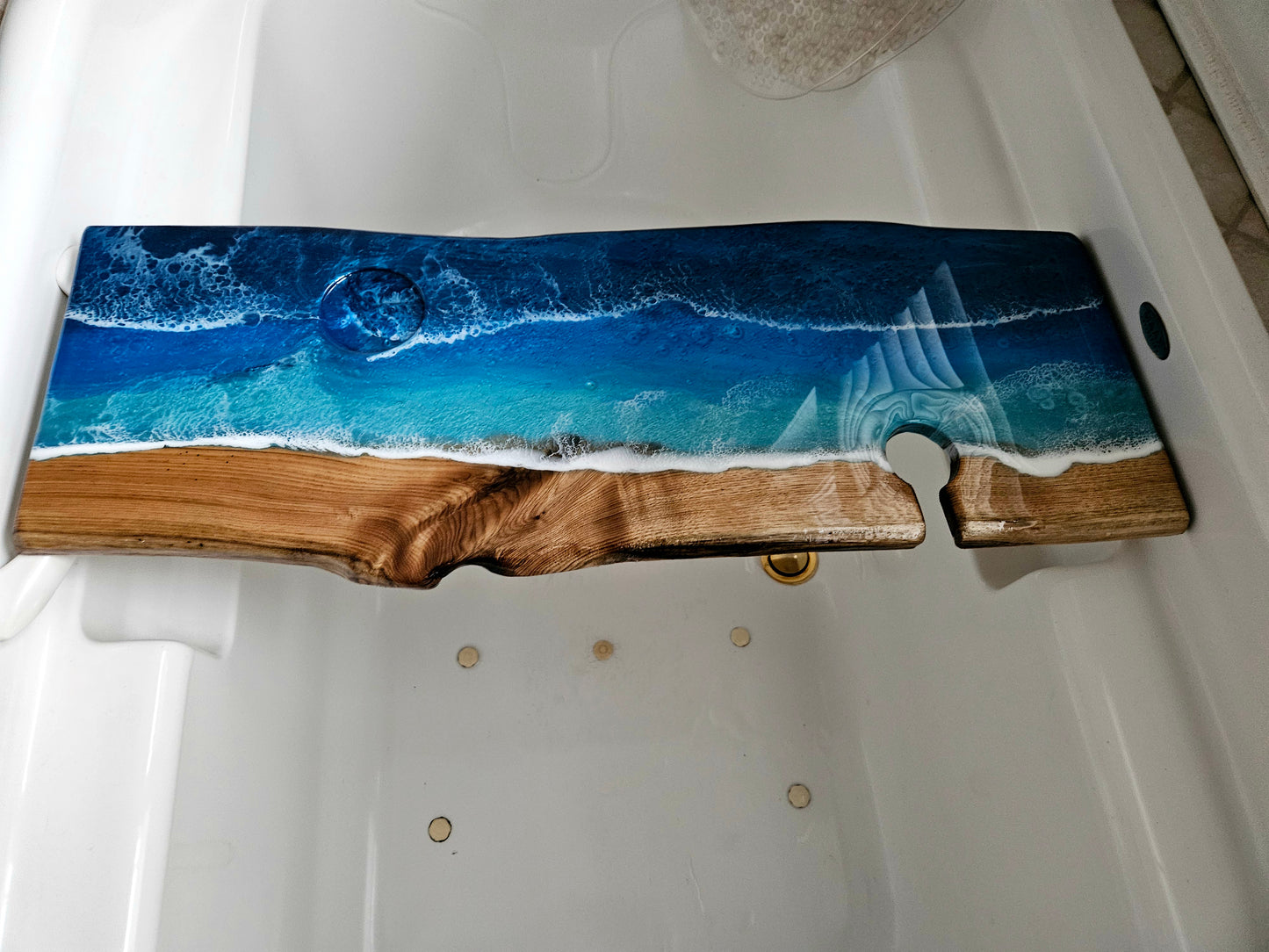 Glow in the dark Bath Caddy, Bathtub Tray, Beach Resin, Ocean, Wood Bath Board, Gift for mum, Bathroom Decor, Live Edge resin, Bathroom art